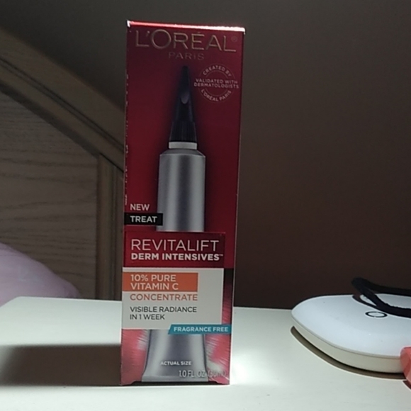 L'oreal Paris Revitalift Derm Intensives - Picture 1 of 3